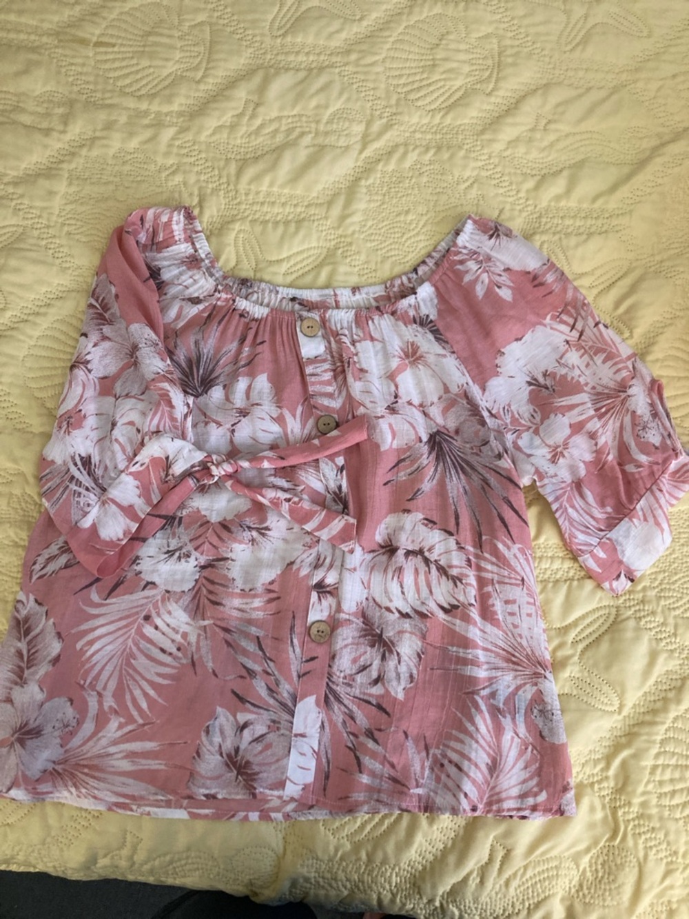 Floral Off-Shoulder Pink faux Button-Front Women's blouse size large